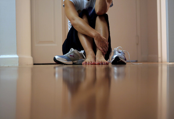 sitting down gym shoes sitting down gym shoes