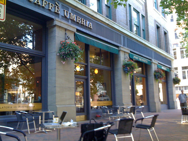 outdoor office cafe workstation set up at cafe