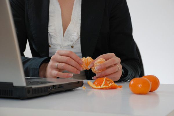 eat lunch at desk